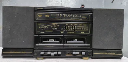 фото, INTERNATIONAL AN-1100A Музичний центр .включається.чогось тарілка весь час крутиться. потребує сервісу.радіо нестроїься.гляну