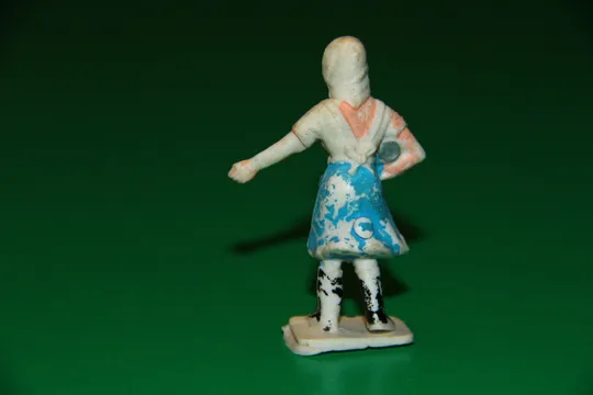 Купити фігурка ПТАШНИЦЯ ОГОРОДНИЦЯ РОБІТНИЦЯ ФЕРМЕР рабочий 40мм ГОНКОНГ