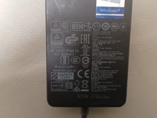 0934с адаптер живлення  MICROSOFT 1706 15.0V 4.0A 60.0W Продаж