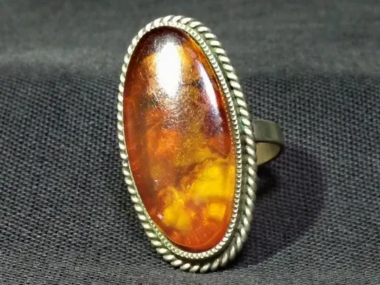 Кольцо советский мельхиор с плавленым янтарём бижутерия р18 каблучка бурштин 8г Ціна