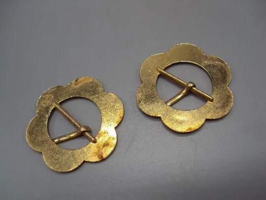 Бижутерия женская пряжка цветочек металл пряжки цветочки лот 2 шт размер 4,5 х 4,2 см №13613 Де купити