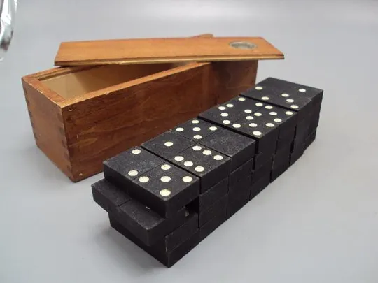 Настольная игра Домино дерево антикварное размер 5,1 х 16 х 5,4 см №14167 Ціна