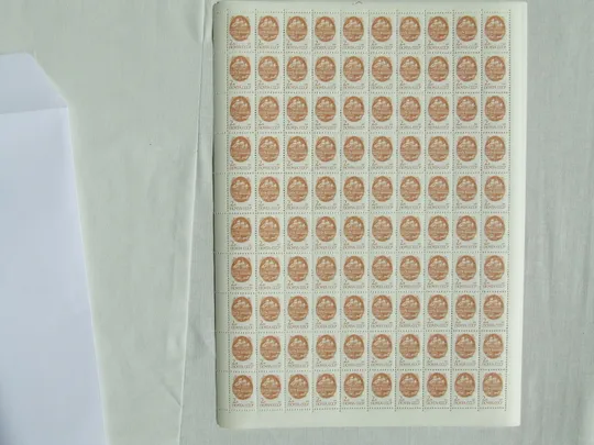 Медаль  за  освобождение Варшавы   и  много  другого. Торговий майданчик