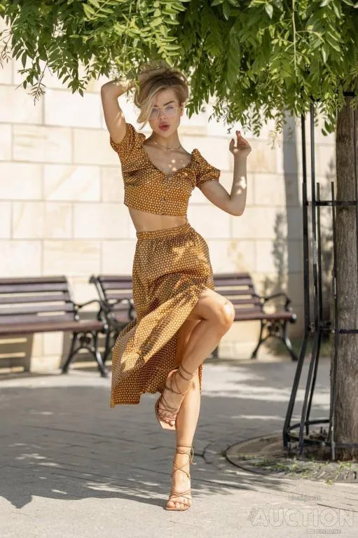 Жіночий костюм двійка Aisha колір золотоS 4869 З аукціону