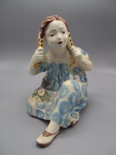 Фигура фарфор статуэтка ЗиК Конаково ветерок девушка с платком девочка завязывает платок 24 см №100 Ціна