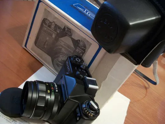 Фотоаппарат Зенит-ЕТ Гелиос-44М-4 [Коробка, Футляр, Паспорт-Инструкция, Крышка] Нов-комплект Цен-мин З аукціону