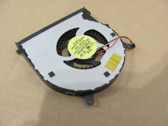 92-9 Вентилятор (кулер, FAN) 037XGD для   Dell XPS 15, L521X  оригінал Інтернет-аукціон