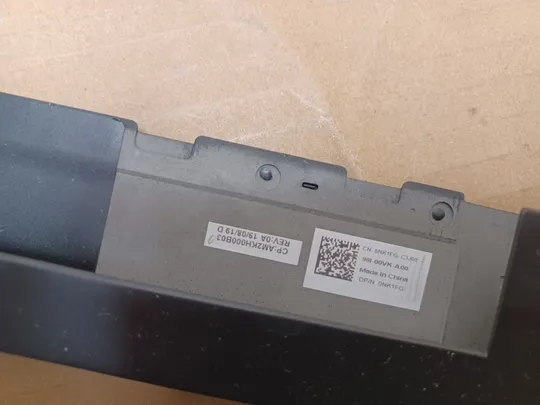 номер1057-25 заглушка корпуса Пробка Заглушка роз’єму Кришка порту 0NK1FG AM2KH000B03 для Dell Alienware M15 R2 оригінал Недорого