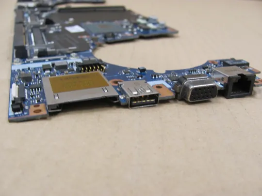 725-1 материнська плата CPW50 LA-E161P  SR32N  i7-7820HQ  921048-601 для  HP Zbook 15 G4 оригінал Недорого