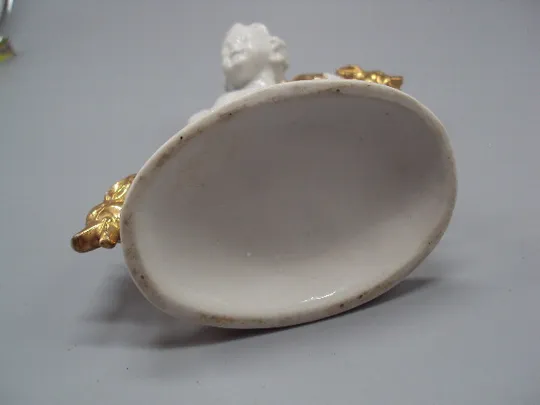 Фигура фарфор статуэтка Германия путти мальчик с поросятами ребенок и поросята высота 13,5 см №15461 Інструкція