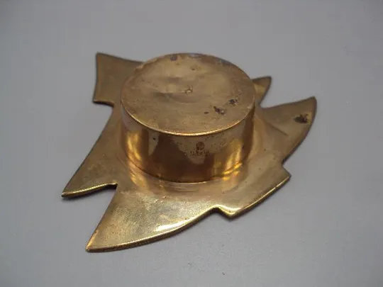 Подсвечник елка латунь елочка высота 2,1 см, длина 10,4 см, ширина 10,2 см вес 90,84 г №14569 Інтернет-аукціон