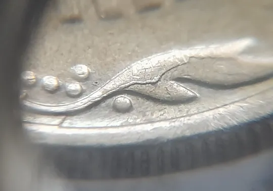 (1336) 10 копійок 2005 багаточисельні розколи на вінку реверса (10 копеек 2005 брак) З аукціону