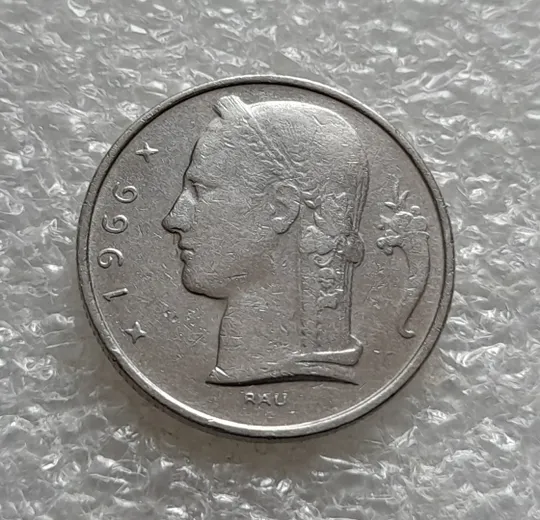 (5600) 5 франків 1966 Бельгія (5 франков 1966 Бельгия) легенда французькою 'BELGIQUE' Ціна