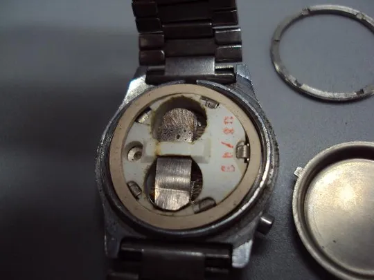 Женские наручные часы Электроника 5 ссср с браслетом не на ходу длина 3 см, ширина 2,7 см №14635 Продаж