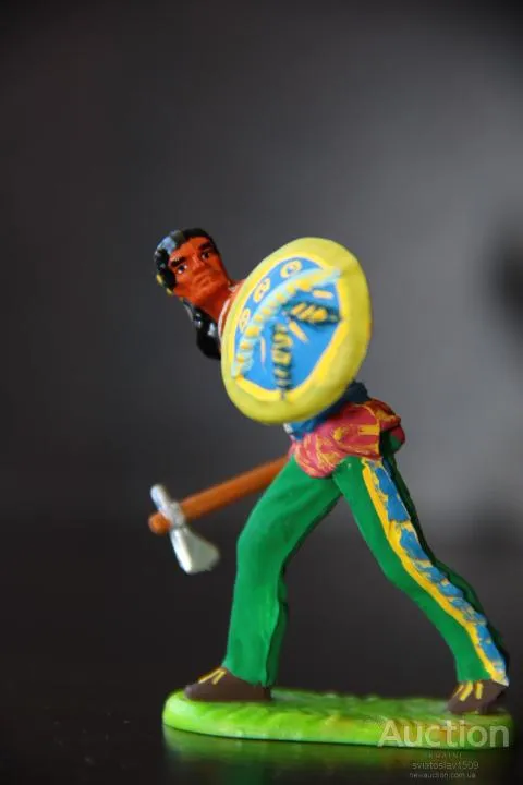 ІНДІАНЕЦЬ ЩО ЙДЕ З ТОМАГАВКОМ № 6824 индеец ELASTOLIN 70мм ФРГ Ціна