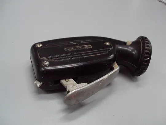 Ручной фонарик ЗИП жук ссср длина 13 см не рабочий (сломана 1 шестерня) №15667 З аукціону