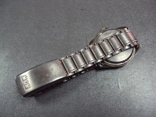 Наручные часы Q&amp;Q quartz water resist кварц Китай QQ с браслетом №10940 Продаж