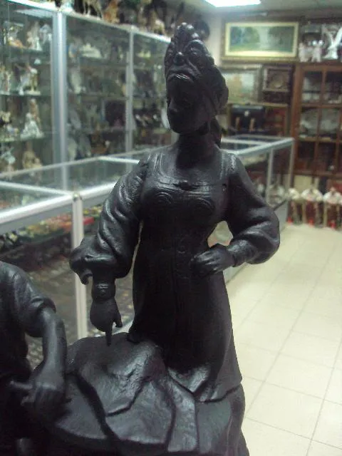 Купити чугун касли каменный цветочек каминные часы хозяйка медной горы и данило-мастер