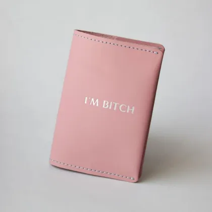 фото, Обкладинка для паспорта "I'm Bitch" рожева з посрібленням (блакитна нитка)
