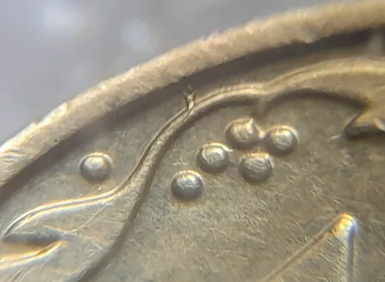 (5203) 10 копійок 2015 викрошки на аверсі та реверсі (10 копеек 2015 брак) Де купити