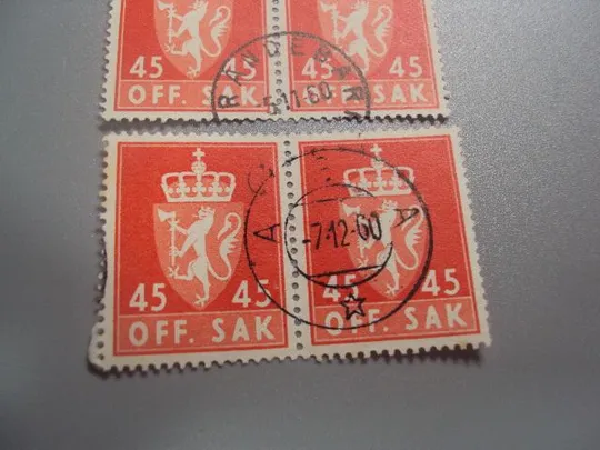 марки сцепки Норвегия 1955 г. Служебные марки. 45 э. стандарт лев корона лот гаш №1961 З аукціону