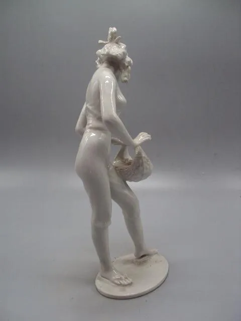 Фигура фарфор статуэтка Германия Unterweissbach K.Stener девушка с корзиной кунст высота 24,8 см №73 Продаж