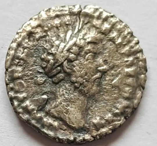 Римский денарий Победа в Парфии серебро, император Марк Аврелий nk573 Ціна