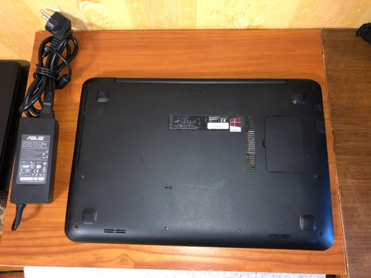 Ноутбук Asus R556L i3-5010U/8gb/HDD 1TB/Intel HD5500+GF920/3,5 години Недорого