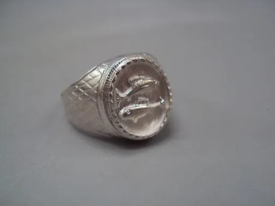 Мужской перстень кольцо овал зодиак Рыбы гороскоп серебро Украина вес 5,18 г размер 19 №15147 Ціна
