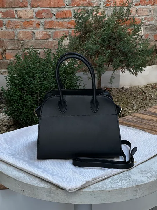 Сумка The Row Soft Margaux 26 Bag in Leather Black  99718 Недорого