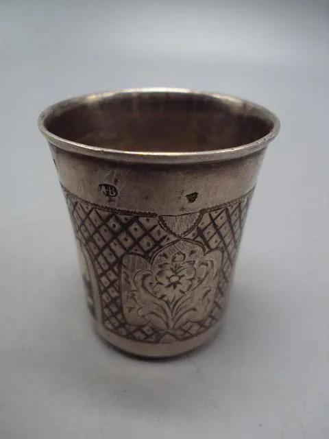 Купити Рюмка стопка резьба узор архитектура цветы серебро 84 проба В.С. 1868 А.В вес 35,58 г 4,8х4 см №232