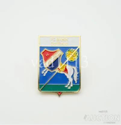 фото, значок футбол  ФК Банник Острава Чехия  (серия герб города и эмблема клуба).