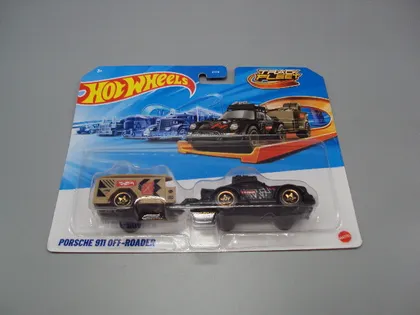 фото, Машинка модель Hot Wheels Porsche 911 Off-Roader с прицепом трейлер 2024 Malaysia №18740с