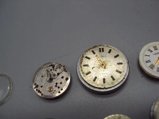 Механизмы и циферблаты женские наручные часы Чайка круглые ссср не на ходу лот 6 шт №14664 Недорого