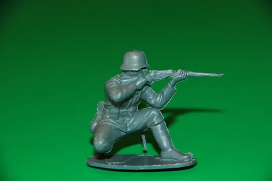 НІМЕЦЬ НІМЕЦЬКИЙ ПІХОТИНЕЦЬ З КАРАБІНОМ солдаты Airfix Revell 54мм ДРУГА СВІТОВА війна Ціна