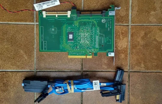 Купити SAS Raid Controller Card Dell PCI-e UCS-61 + шлейф на 4шт. SAS HDD OJW063-13740-9AS-00OK-A06