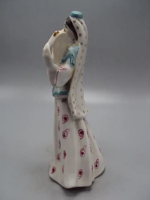 Купити Фигура фарфор Киев девушка азербайджанка с бубном Восточный Азербайджанский танец 21,2 см №14290