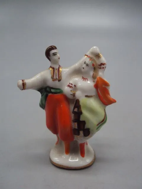 Фигура фарфор статуэтка миниатюра Барановка танцоры украинский танец 4,4 см под реставрацию №19 Ціна