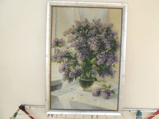 Картина Гобелен натюрморт оргоны -сирени раз.70 х 45 см. холст 2008 года    также много другого. Інтернет-аукціон