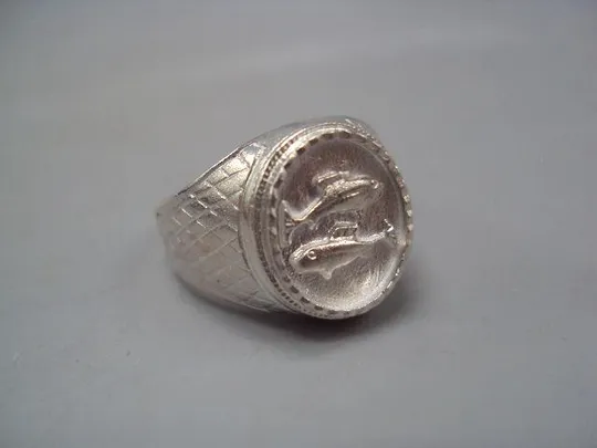 Купити Мужской перстень кольцо овал зодиак Рыбы гороскоп серебро Украина вес 5,18 г размер 19 №15147