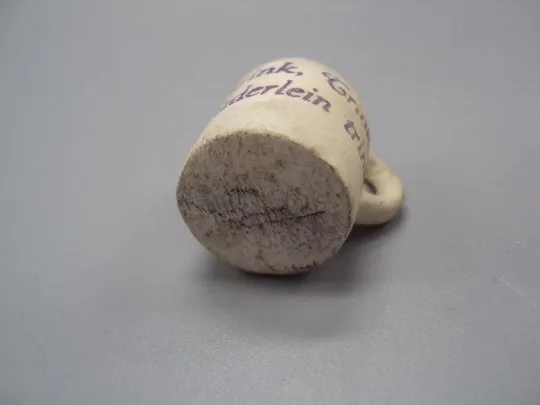 Фигура керамика миниатюра Германия кружка пивной бокал Grink Grink Bruderlein trink высота 2,4см №41 Характеристики