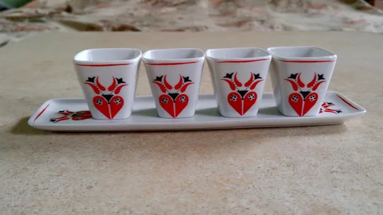 Набір 4 стопки та піднос-човник стара угорська порцеляна Холохаза Hollohaza Вживане Ціна