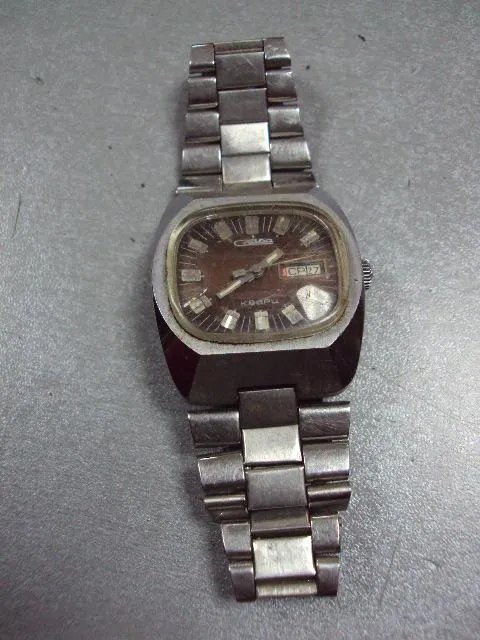 Наручные часы Слава календарь кварц с браслетом длина 16,4 см №12063 Ціна