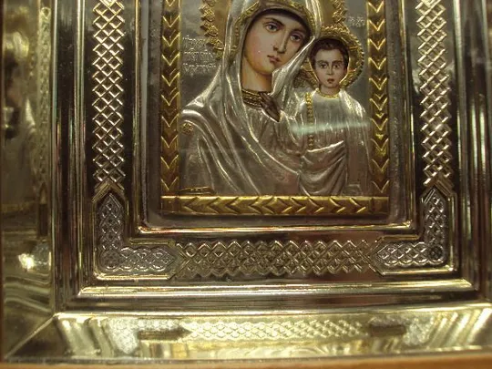 Иконы венчальная пара Спаситель Иисус Христос и Богородица в киотах икона размер 21х18,5 см №5480 Продаж