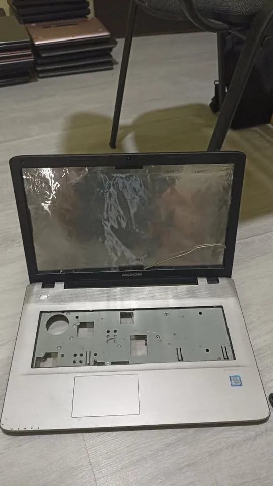 Корпус Medion E7420 в зборі Ціна