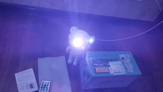 Лазерний проектор зоряного неба.Нічник Космонавт.Bluetooth.З колонкою! Продаж