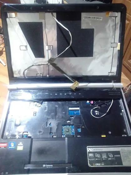 фото, ноутбук gatevay ms2285 стан на фото.не включається. куплений на аукціоні з европи.