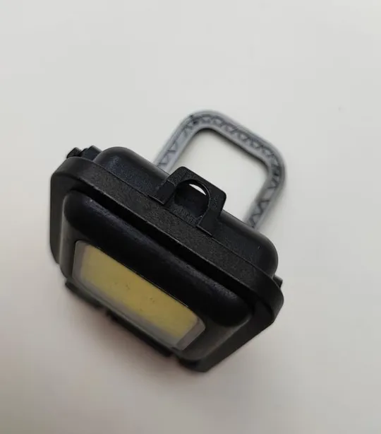 Купити Ліхтарик акумуляторний кишеньковий із магнітом і карабіном
