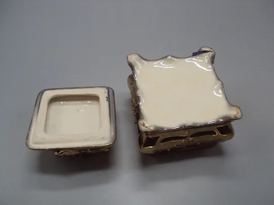 Шкатулка фарфор позолота цветы и листья маленькая размер 8х7,3х7,3 см №18389МЯ в Україні