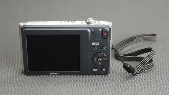 Цифровой фотоаппарат Nikon Coolpix S3600 20.1Mpix Вживане З аукціону